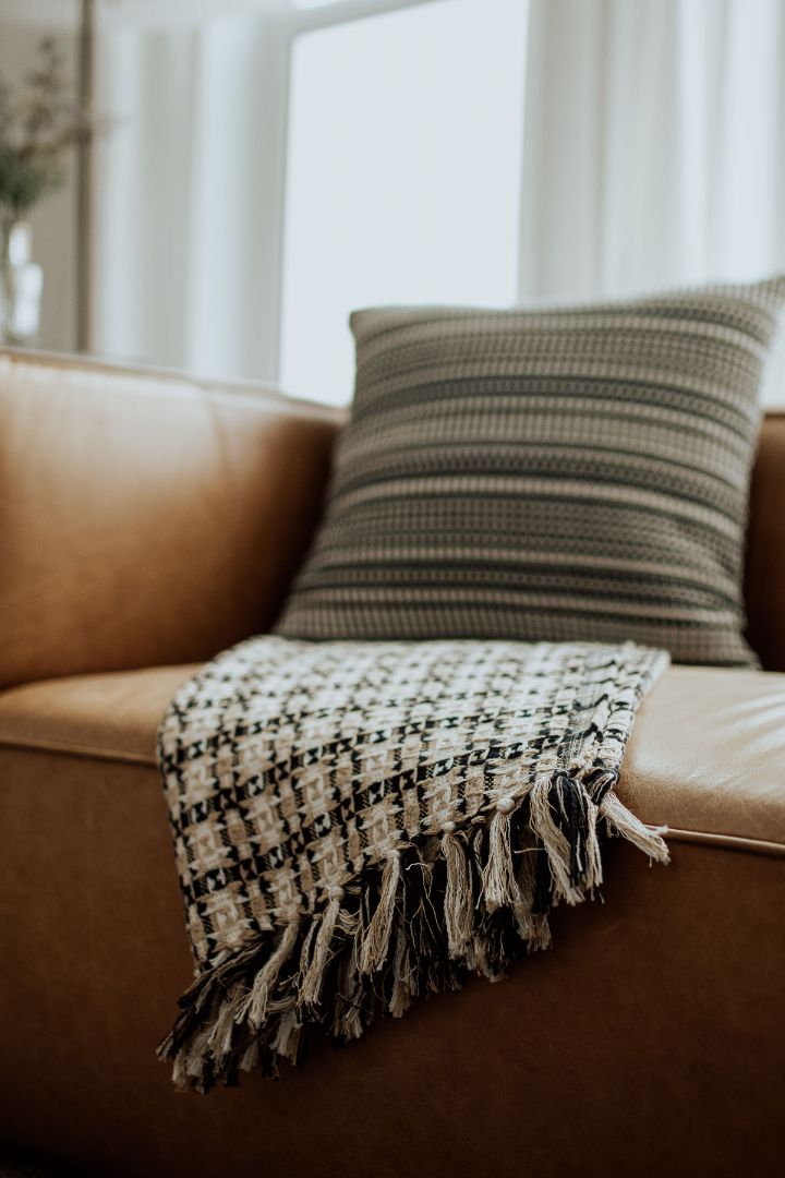 What is a Throw Blanket?