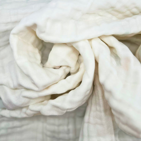 Manta envolvente para bebé con encantador estampado de conejito y pájaro, color crema con ribete verde | 100 % algodón | 109 x 109 cm