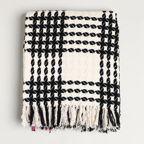 Elegant Cream and Black Plaid Throw - 45% Wool, 55% Polyester