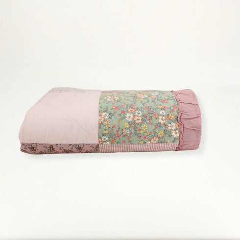 Boucle Home Pink Floral Quilt (Queen) | Cotton Polyester Blend