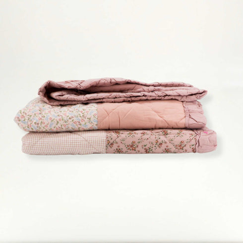 Boucle Home Pink Floral Quilt (Queen) | Cotton Polyester Blend
