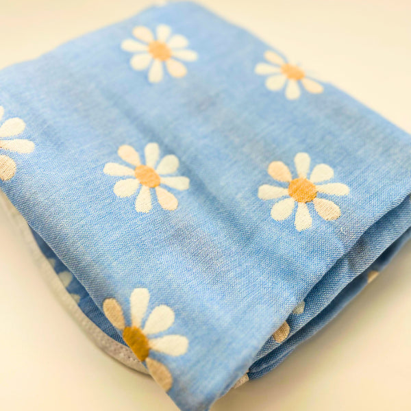 Blue and White Baby Blanket with Daisies | 100% Cotton | 6-Layer | 35.5" x 39.5"