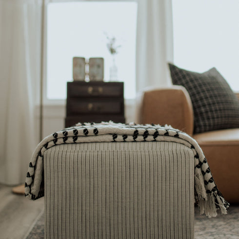 Elegant Cream and Black Plaid Throw - 45% Wool, 55% Polyester